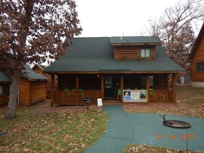 Exterior - Beautiful 3 Bedroom Cabin  (Warrens)