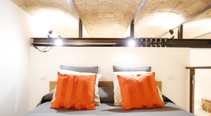 1 bedroom, in-room safe, iron/ironing board, free WiFi - Casa Opera lovely apartment in Rome (Roma)