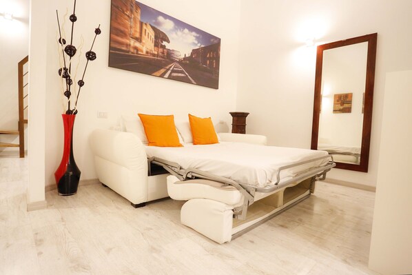 1 bedroom, in-room safe, iron/ironing board, free WiFi