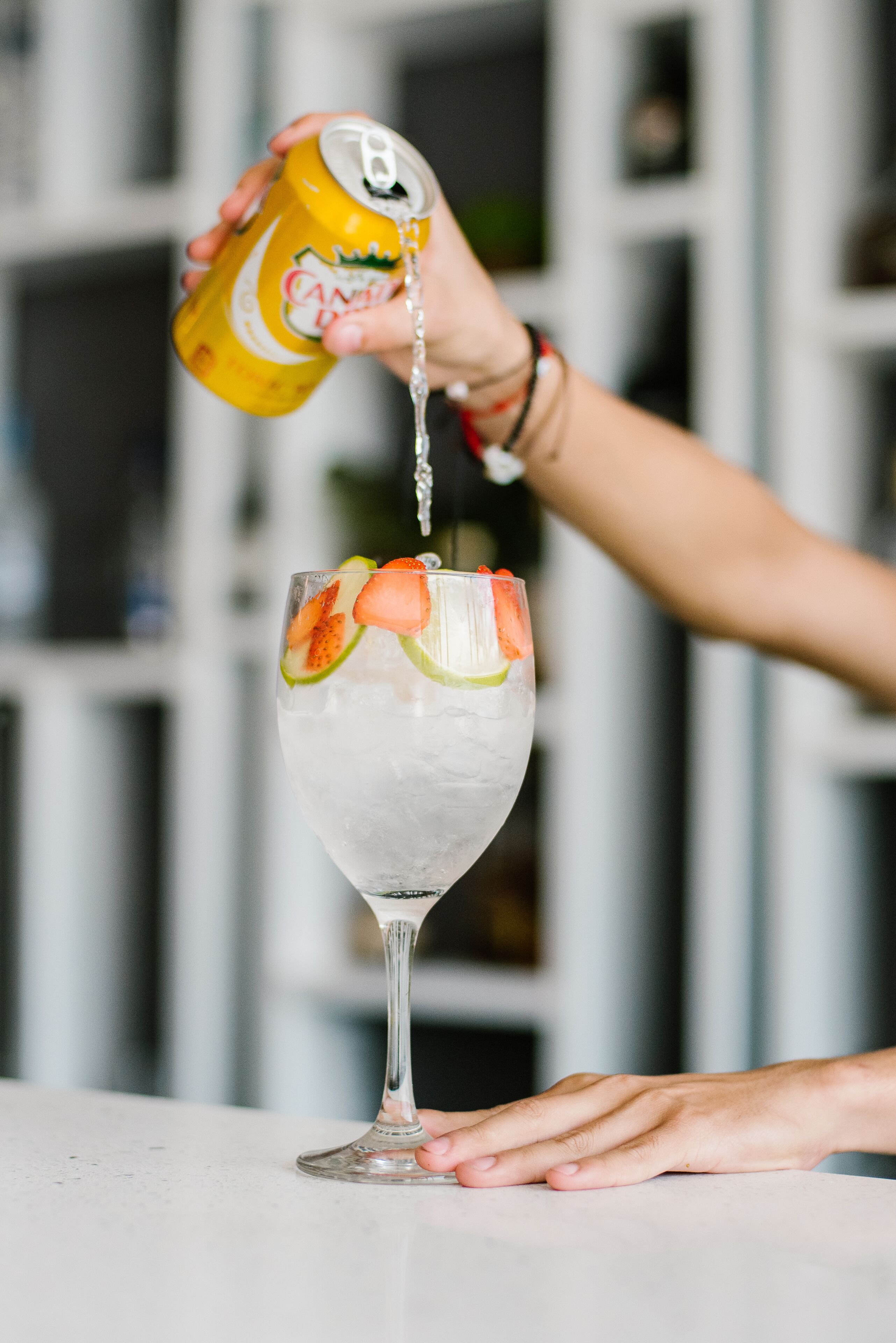 3 restaurants, breakfast served