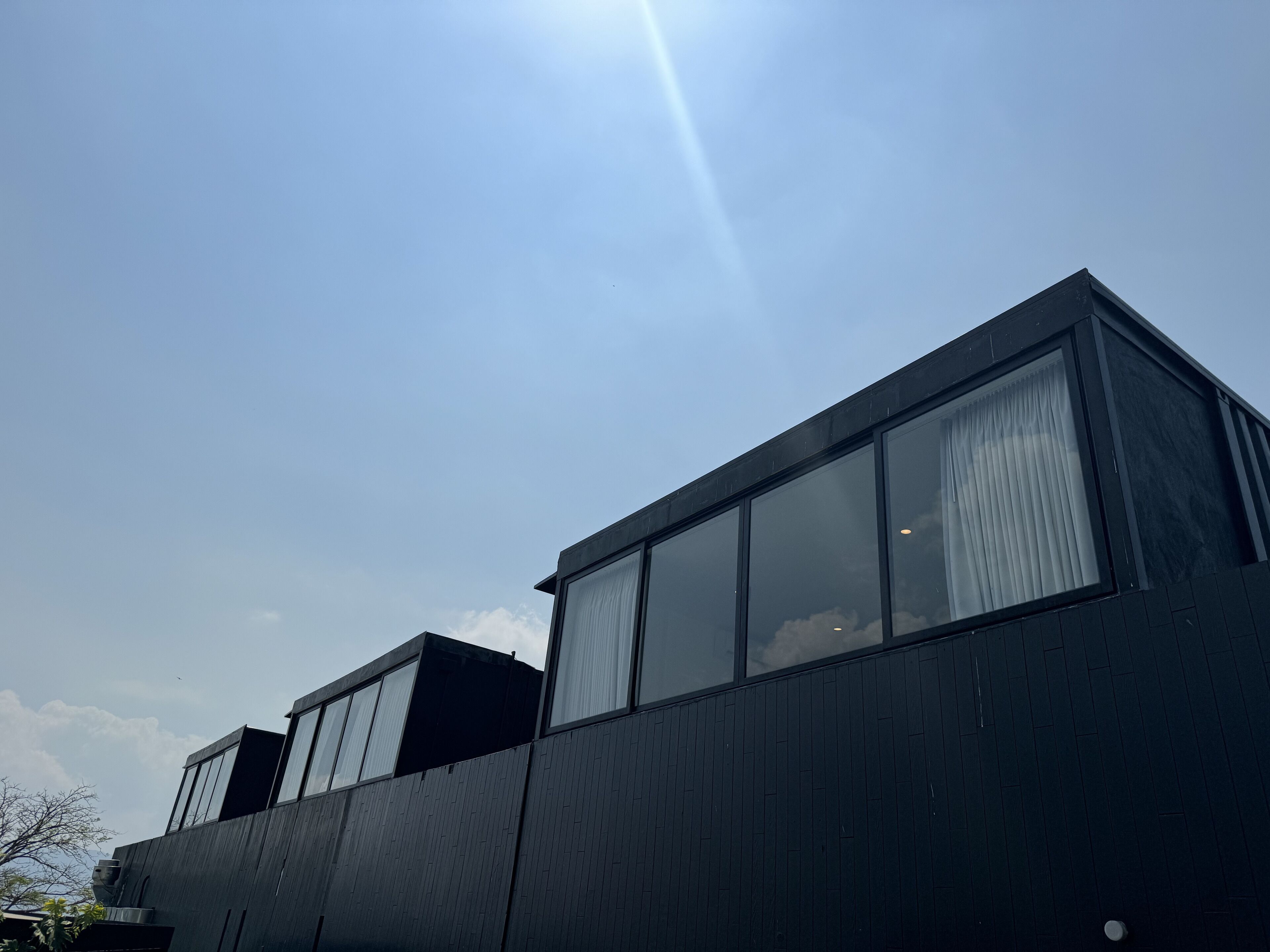 container room lake view 1 queen bed | desk, laptop workspace, free wifi, bed sheets