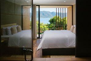 LakeFront King | Escritorio, espacio para trabajar con laptop y wifi gratis 