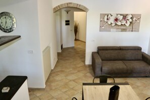 Interior - the etruscan old latin's nest (Cerveteri)