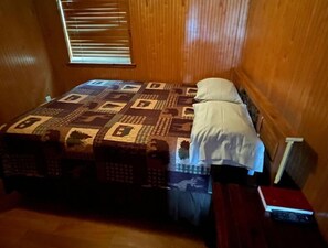 3 makuuhuonetta, vauvan matkasänky, Wi-Fi, vuodevaatteet