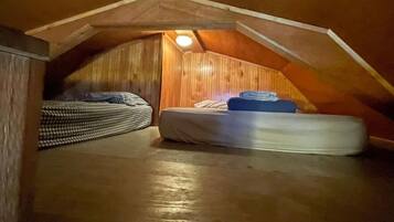 3 間睡房、可攜式嬰兒床、Wi-Fi、床單