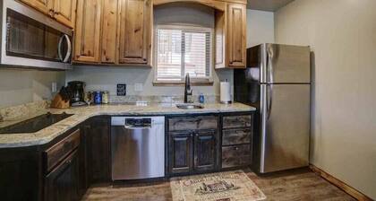 #4 Modern Rustic Moab Getaway – Dog Friendly!