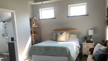 1 habitación, tabla de planchar con plancha, wifi gratis y ropa de cama