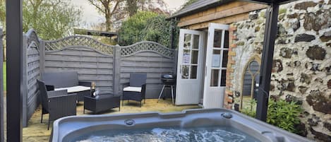 ChaumiÚre traditionnelle, salle de bain privée | Extérieur