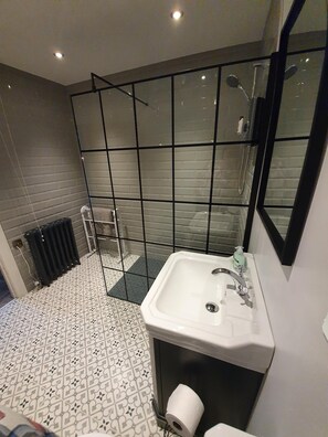 Traditional Cottage, Private Bathroom | Bathroom - Hawthorn Hollow (Ballymena)