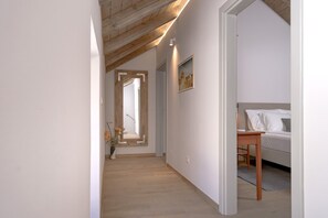 4 bedrooms, in-room safe, desk, iron/ironing board - Villa Zanino - beautiful estate (Velo Grablje)