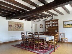Family Suite, Courtyard View (Suite 1er etage) | Restaurant - Les Chambres de la Belle Etoile (Valencay)