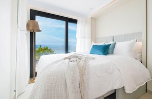 2 slaapkamers, een strijkplank/strijkijzer, reisbedje, gratis wifi