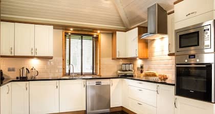 2 Bedroom Detached Lodge, Cameron House - Loch Lomond Aug 7th, 2021