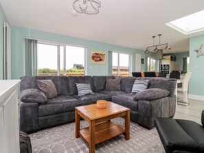 코티지 | 거실 | TV