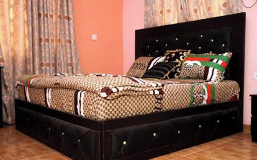 6 bedrooms, iron/ironing board, free WiFi, bed sheets