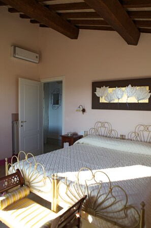 4 Schlafzimmer, Bügeleisen/Bügelbrett, kostenloses WLAN, Bettwäsche