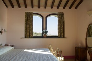 2 bedrooms, iron/ironing board, free WiFi, bed sheets - LOVELY COUNTRY HOUSE FOR FAMILIES AND FRIENDS WITH RESERVED POOL (Umbria)