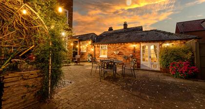 Compton House Snug