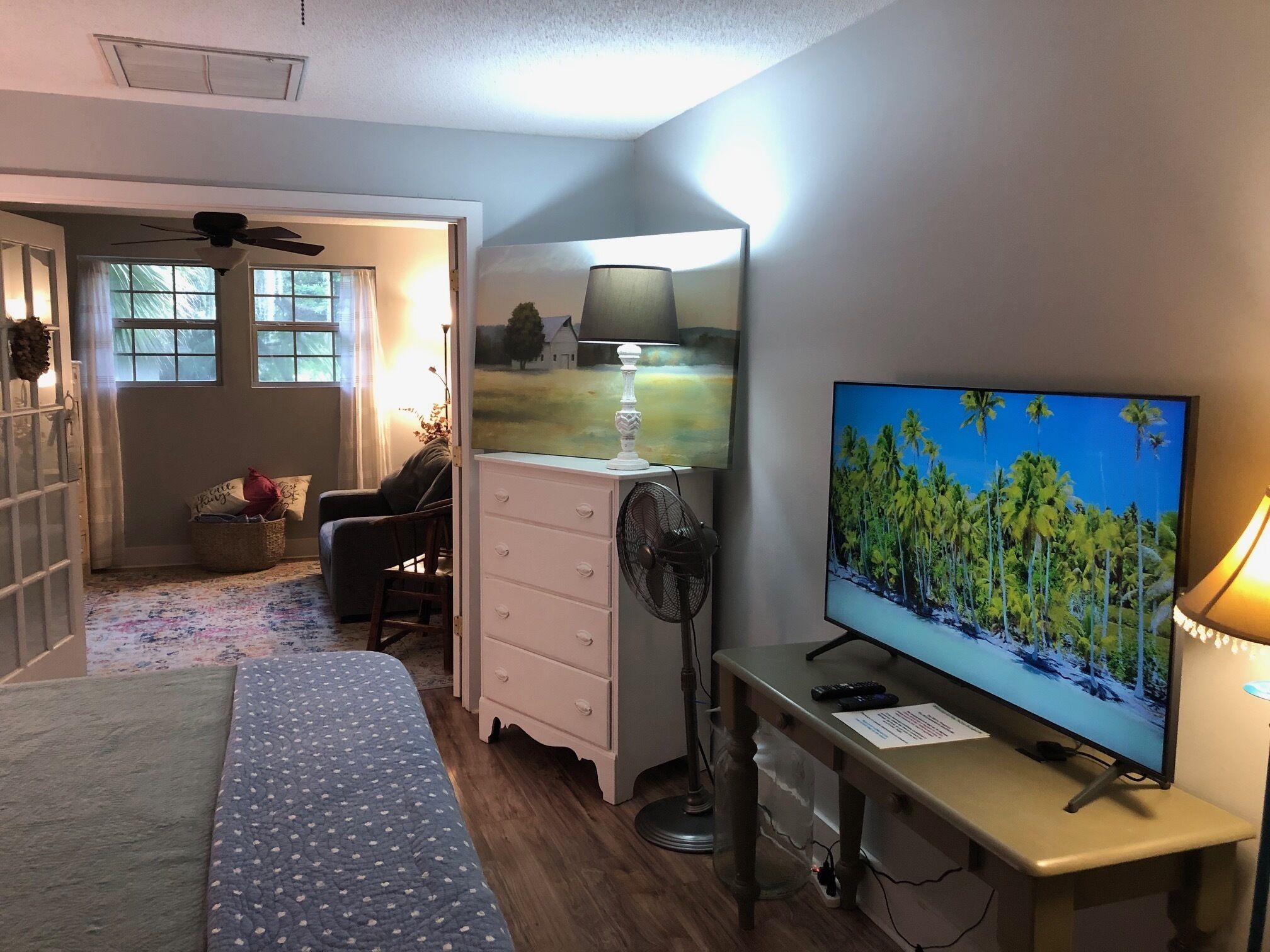 1 chambre, fer et planche à repasser, Wi-Fi gratuit, draps fournis