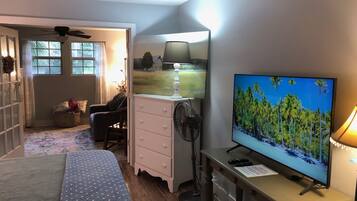 1 chambre, fer et planche à repasser, Wi-Fi gratuit, draps fournis