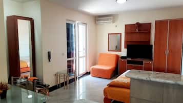 1 chambre, fer et planche Ă repasser, Wi-Fi gratuit, draps fournis