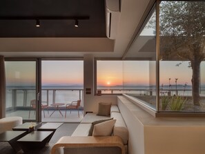 Loft Apartment, Sea View - 3 Olive Trees (Saronikos)