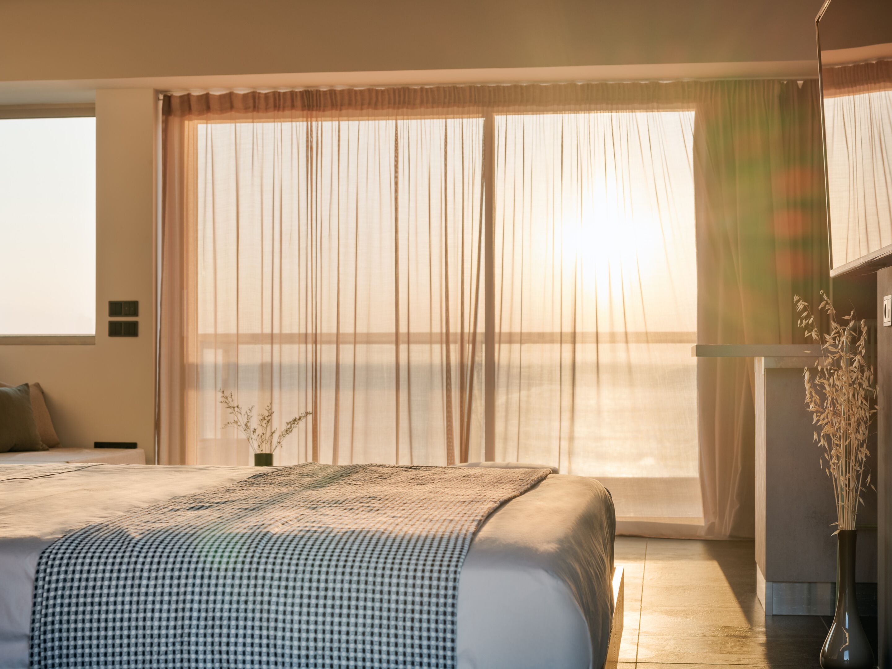 Loft Apartment, Sea View | Ropa de cama de alta calidad y caja de seguridad en la habitación 