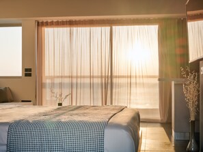 Loft Apartment, Sea View | Premium bedding, in-room safe, desk, blackout curtains