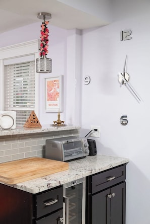 Interior - Stylish 6-Bedroom Home Near Boston – Dual Units, Yard & Parking Included! (Everett)