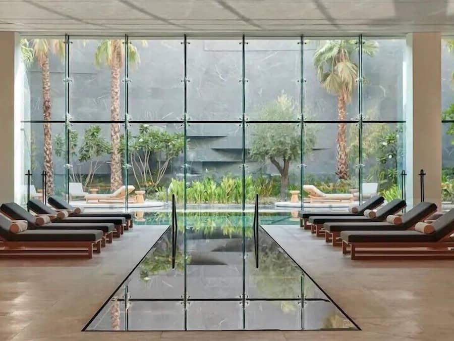 Indoor pool, sun loungers