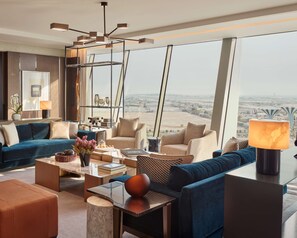 Minibar, in-room safe, laptop workspace, soundproofing - Grand Hyatt Kuwait (Zahra)