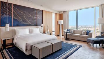 Junior Suite (Club) | Minibar, in-room safe, laptop workspace, soundproofing