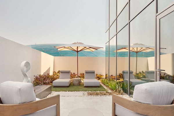 1 bilik tidur, bar mini, peti besi dalam bilik