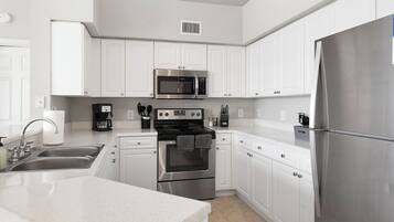 Family Apartment, 2 Bedrooms (Self Check-in with Virtual Front Desk) | Private kitchen