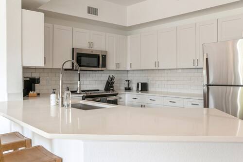 Deluxe Apartment, 1 King Bed (Self Check-in with Virtual Front Desk) | Private kitchen | Full-sized fridge, microwave, oven, stovetop