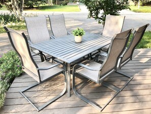 Outdoor dining - Pet-friendly 5 bed/4 bath home, just minutes to Beaver Creek, Avon, and Vail (Avon)