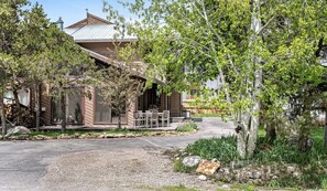 Exterior - Pet-friendly 5 bed/4 bath home, just minutes to Beaver Creek, Avon, and Vail (Avon)