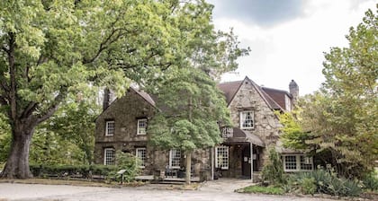 Greeter Falls Lodge Cottage #6
