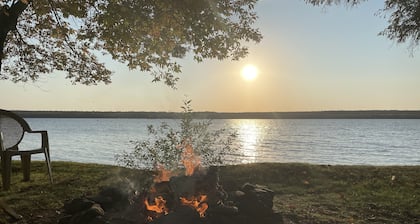 400 feet of private frontage on Lake Gogebic. Sleeps 10, 4 bed/2 bath.