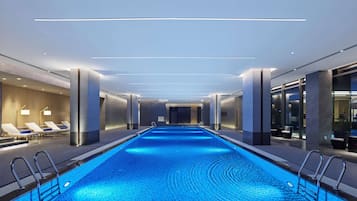 Indoor pool, pool loungers