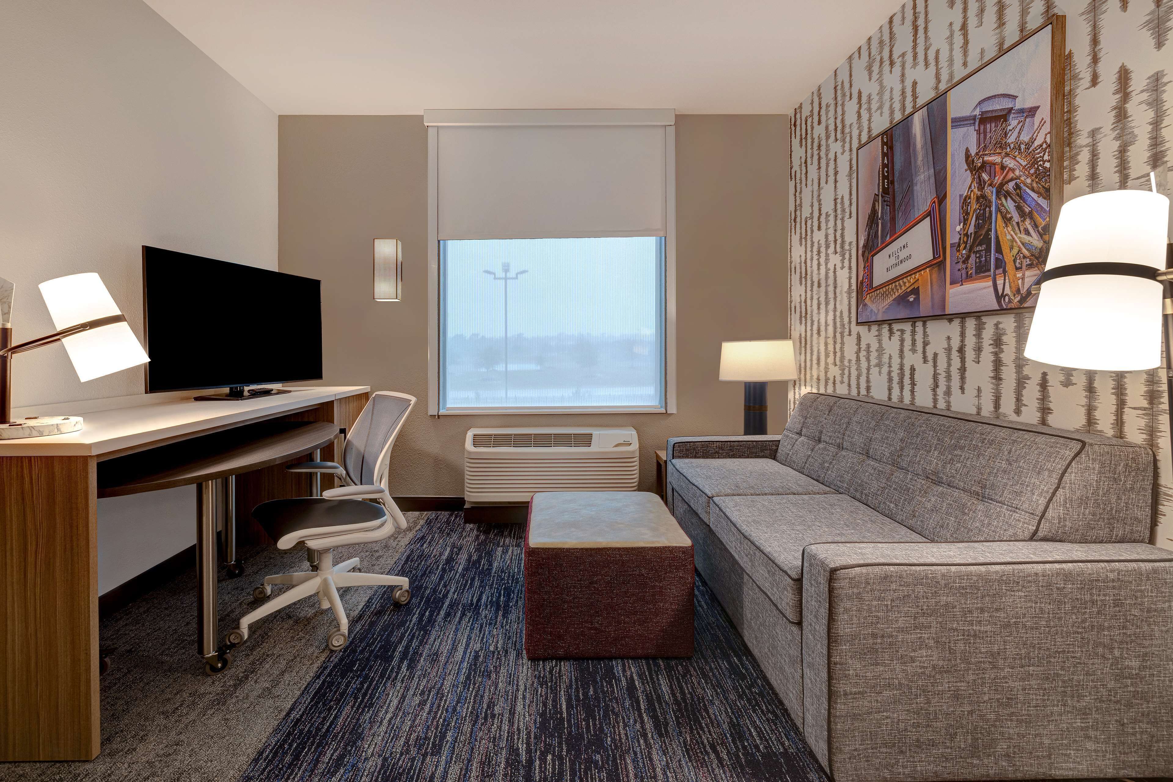 in-room safe, desk, laptop workspace, blackout curtains