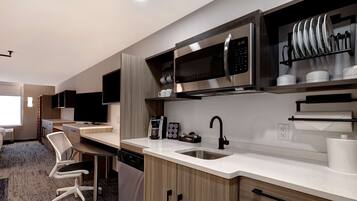 In-room safe, desk, laptop workspace, blackout drapes