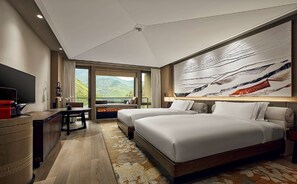 Down comforters, minibar, in-room safe, desk - Conrad Jiuzhaigou (Ngawa Autonomous Prefecture)