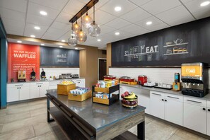 包每日自助早餐