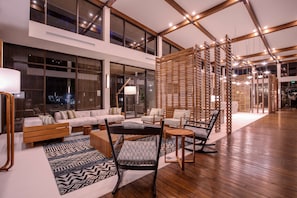 Lobby - Botanika Osa Peninsula Resort, Curio Collection by Hilton (Puerto Jiménez)