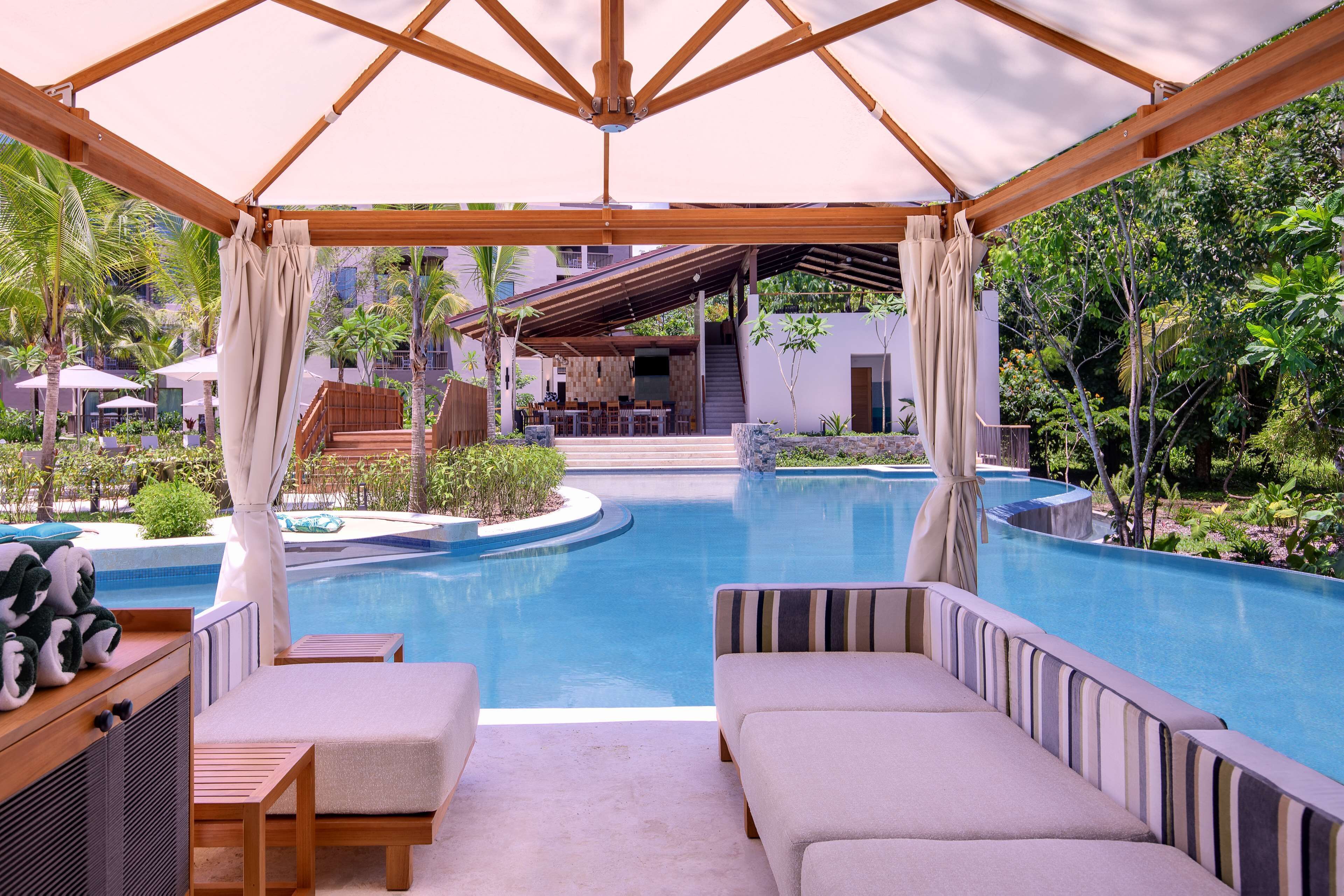 Outdoor pool, cabanas (surcharge), pool umbrellas