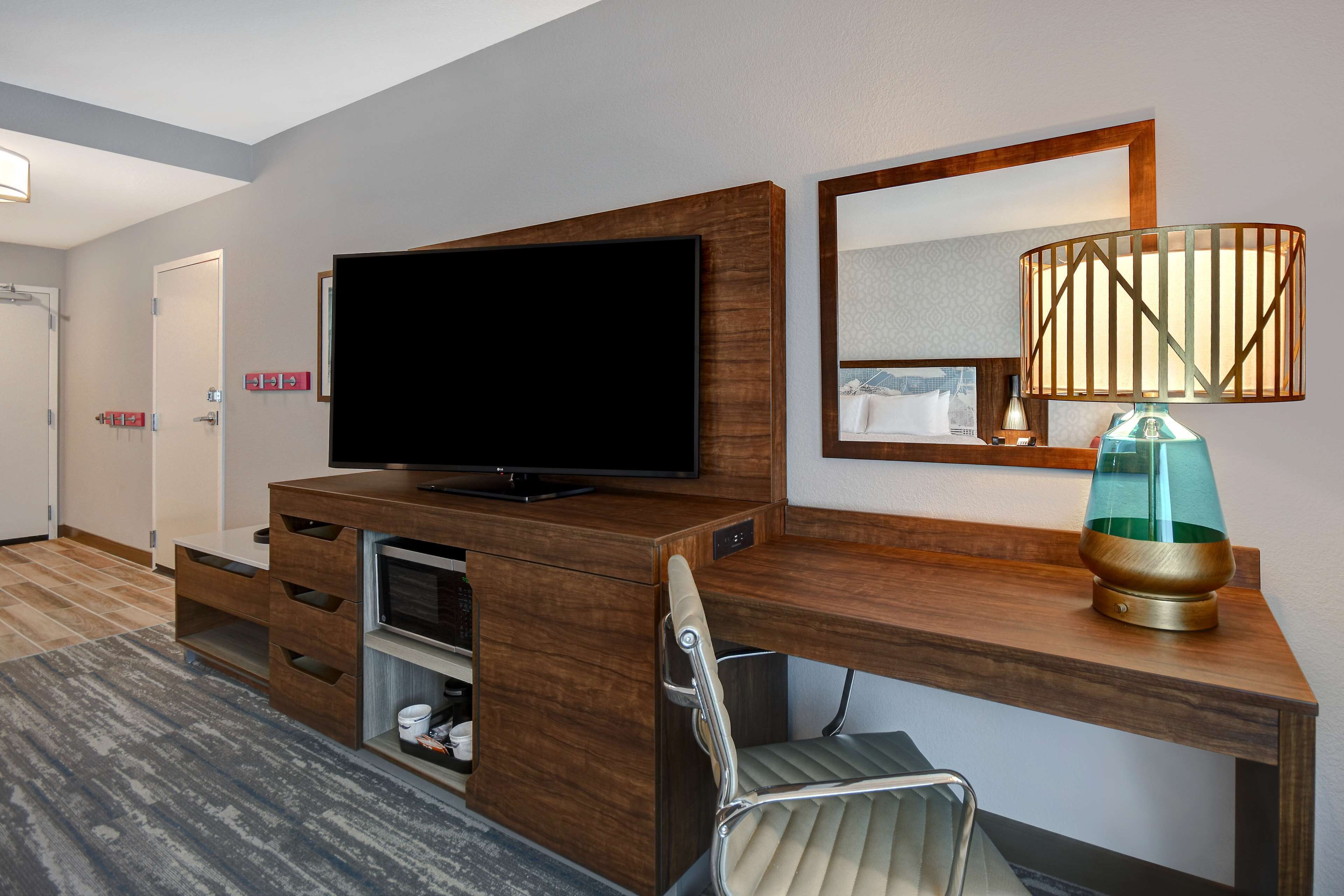 1 bedroom, in-room safe, desk, free cots/infant beds