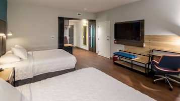 Room, 2 Queen Beds, Accessible, Bathtub