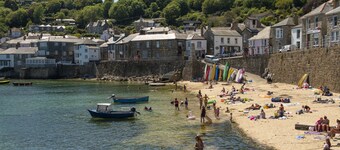 Salt Loft -  a house that sleeps 4 guests  in 2 bedrooms