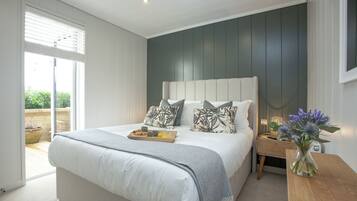 2 chambres, bureau, fer et planche à repasser, accès Internet